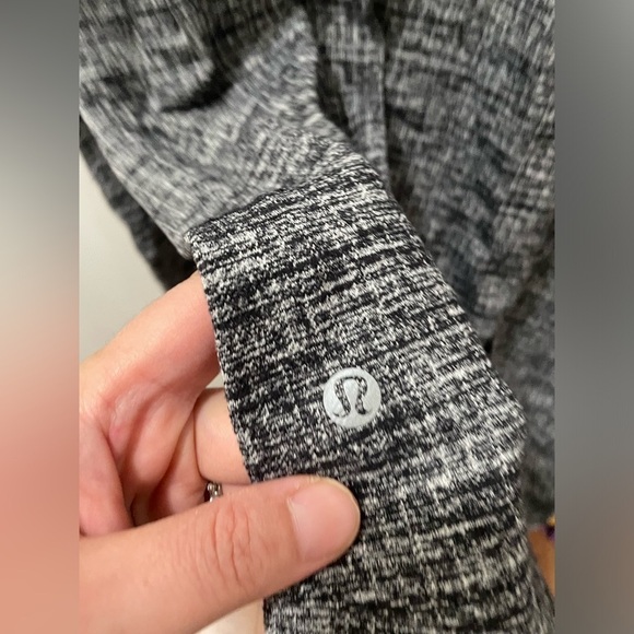 Lululemon pull over hoodie size 12. - Picture 4 of 5